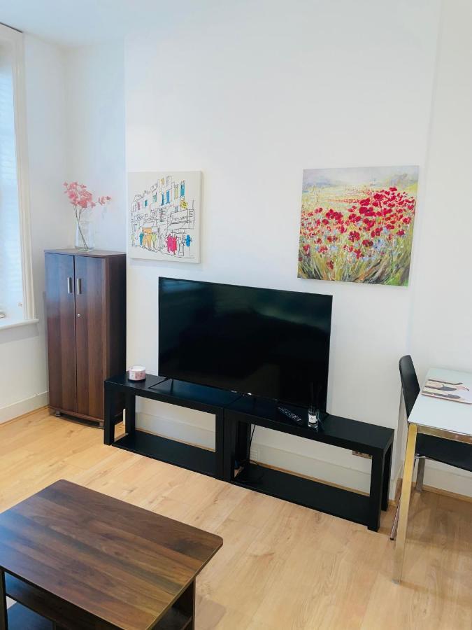 Amazing 2 Bedroom Apartment 런던 외부 사진