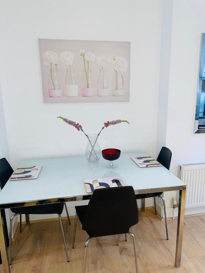 Amazing 2 Bedroom Apartment 런던 외부 사진